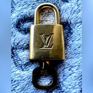 AUTHENTIC LOUIS VUITTON PADLOCK LOCK #304 GREAT CONDITION